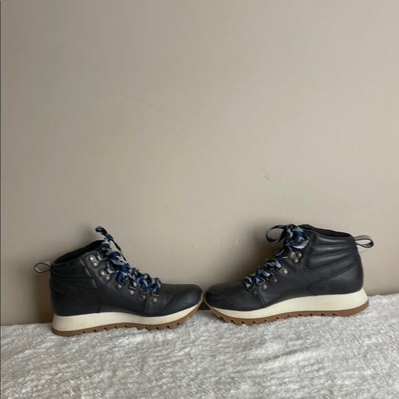 Merrell Hiking Faux Leather Lace Up Boots Women's 6 Black With Blue Strings - Picture 8 of 10